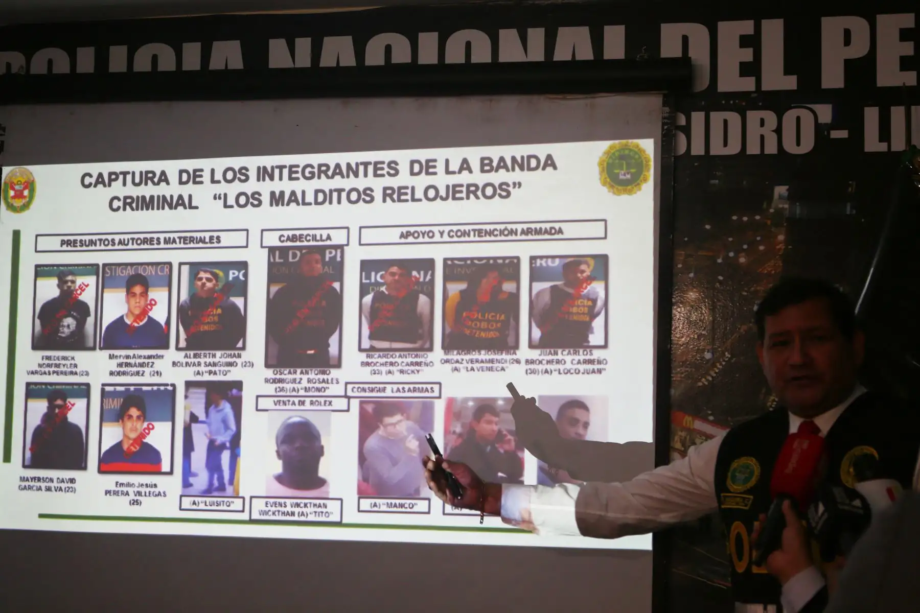 Policía Nacional capturó a ciudadanos venezolanos integrantes de la banda “Malditos Relojeros ”. Mervin Alexander Hernandez Rodriguez Alias “Mervin" (21) y Emilio Jesús Perera Villegas (25)  alias "Emilio".
Foto: ANDINA/Héctor Vinces