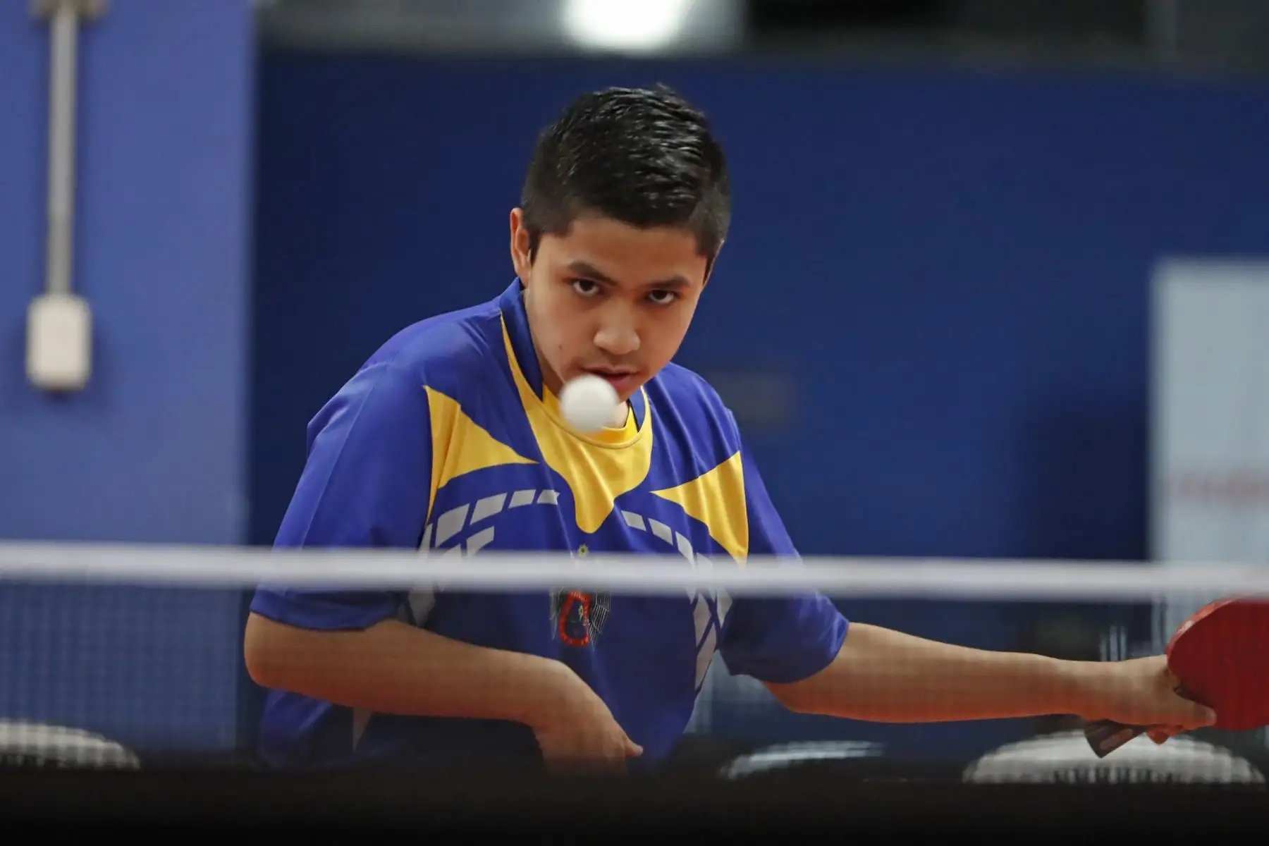 Gonzalo Vera del Colegio Champagnat se enfrenta a Colegio San Agustín de Lambayeque por los Juegos Escolares Nacionales 2019. Foto: ANDINA/Renato Pajuelo