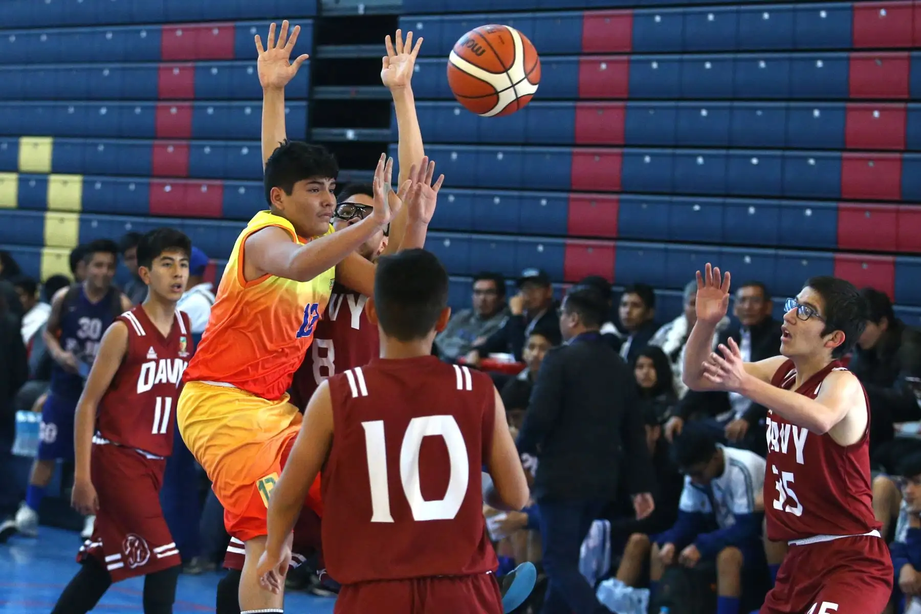 Colegio Davy (Cajamarca) disputa encuentro con el colegio Von Neuman de Huanuco en los Juegos Deportivos Escolares Nacionales desarrollado en el colegio La Recoleta de La Molina. Foto: ANDINA/Vidal Tarqui