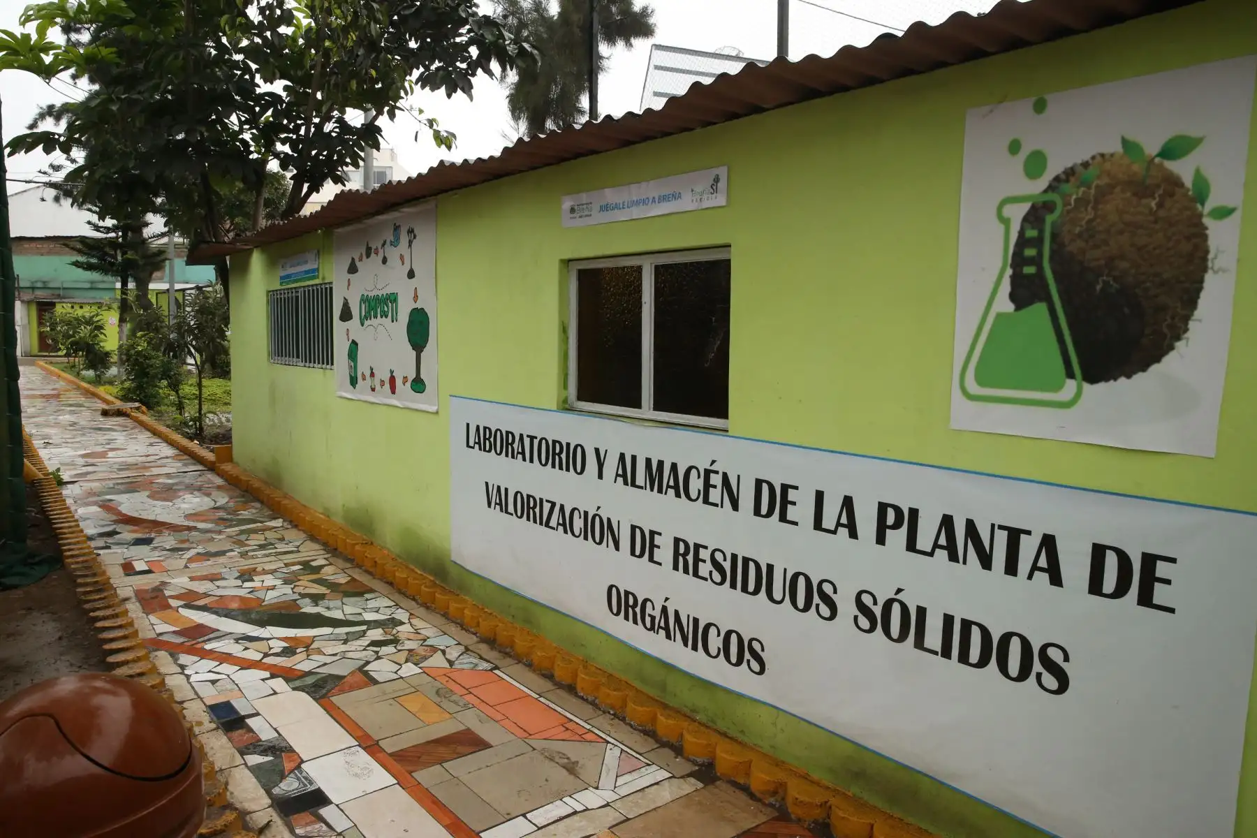 La ministra  del Ambiente , Lucía  Ruíz y el alcalde 
 de Breña , José Li Bravo,presentan  el modelo de gestión municipal  en residuos sólidos.Foto: ANDINA/Norman Córdova
