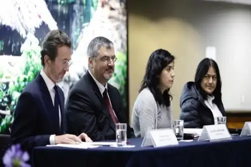 Los ministerios de Cultura y del Ambiente, con el apoyo del Instituto Francés de Investigación para el Desarrollo (IRF) realizarán un estudio integral que determine las fuentes y vías de exposición al mercurio en el pueblo indígena Nahua, en situación de contacto inicial, ubicado en la comunidad Santa Rosa de Serjail; la interior de la Reserva Territorial Kugapakori, Nahua, Nanti y otros (RTKNN).