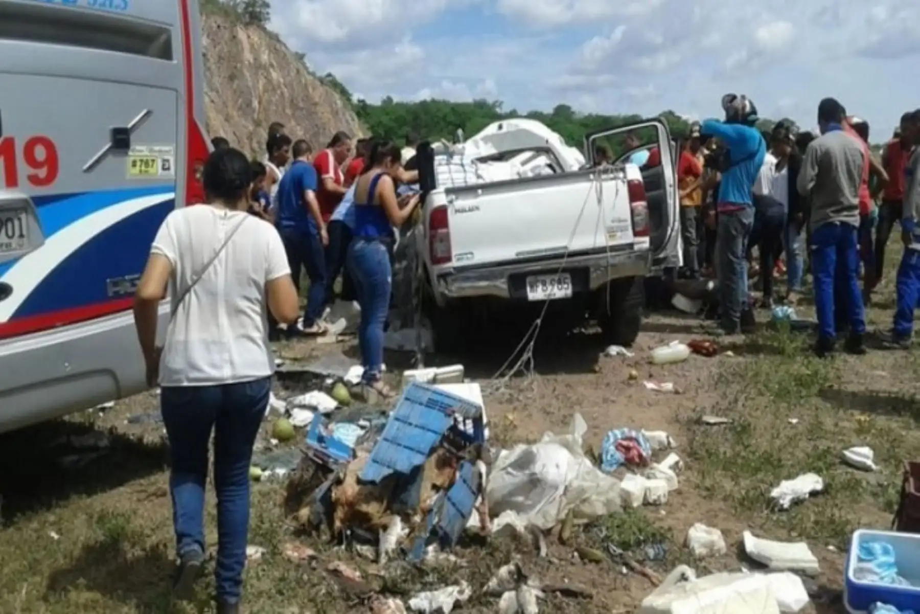 Delicado es el estado de salud de Miguel Jara Mogollón, alcalde del distrito ancashino de Pontó, en la provincia de Huari, luego de sufrir un accidente automovilístico en la carretera Panamericana Norte, a la altura de Huacho, en la provincia de Huaura, región Lima, informaron fuentes policiales locales.