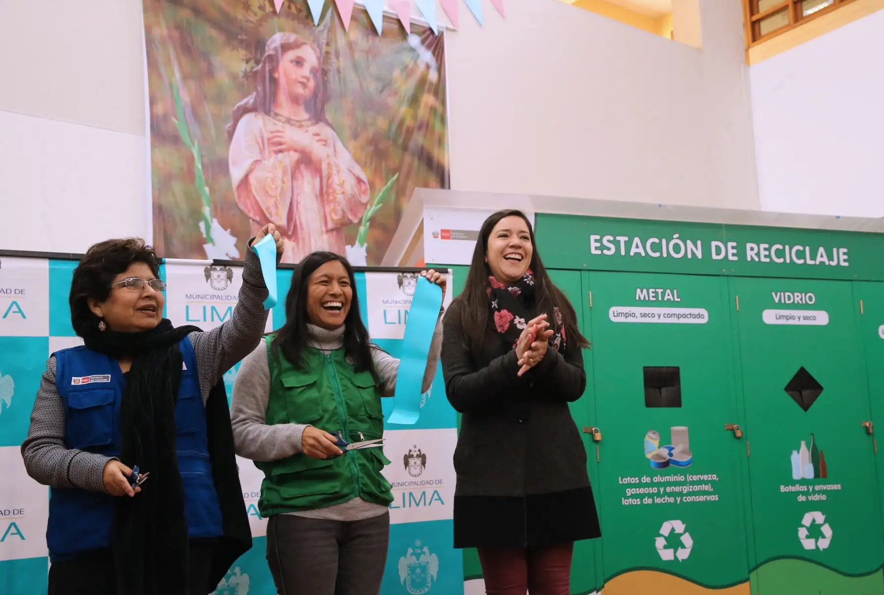 Sonia Araníbar Directora General de Gestión Ambiental del MINAM  ,Ximena Giraldo Gerente de Servicios de la Ciudad y Gestión Ambiental de MML y Paloma Roldan ONG ciudad saludable  .Foto: ANDINA/Norman Córdova