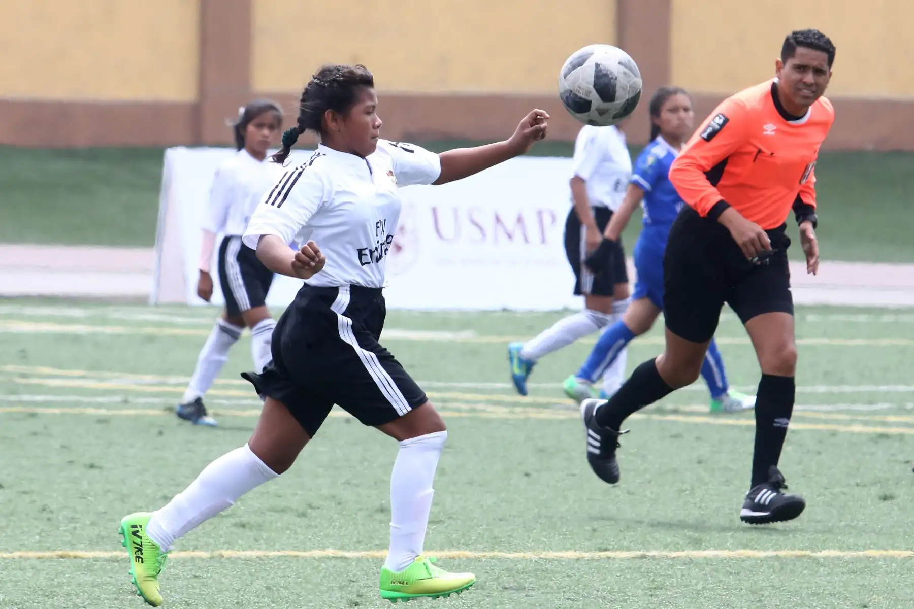 Colegios de Cusco vs Cerro de Pasco participa en categoría Futbol de mujeres los Juegos Escolares 2019.  sede Bartolomé Herrera. Foto: ANDINA/Vidal Tarqui