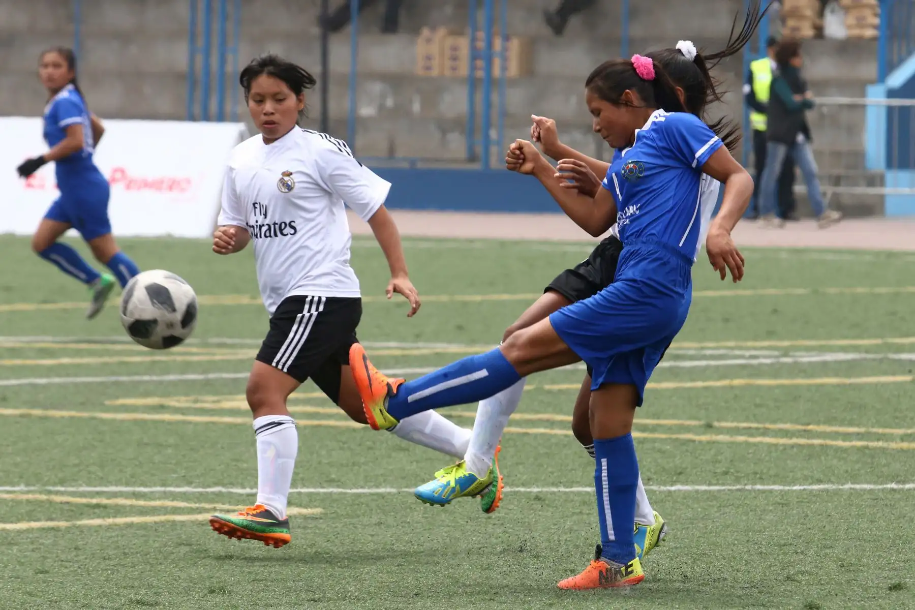 Colegios de Cusco vs Cerro de Pasco participa en categoría Futbol de mujeres los Juegos Escolares 2019.  sede Bartolomé Herrera. Foto: ANDINA/Vidal Tarqui
