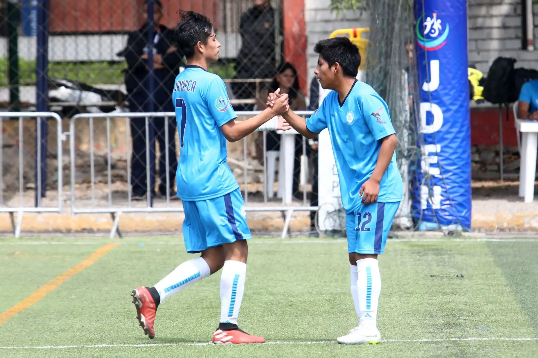 Jose Aimar Estrada Rodriguez, Cristhian Morante Guerrero del Colegio William Prescot de Cajamarca participa en categoría Futbol de Varones  en los Juegos Escolares 2019.  sede Campo de Marte. Foto: ANDINA/Vidal Tarqui