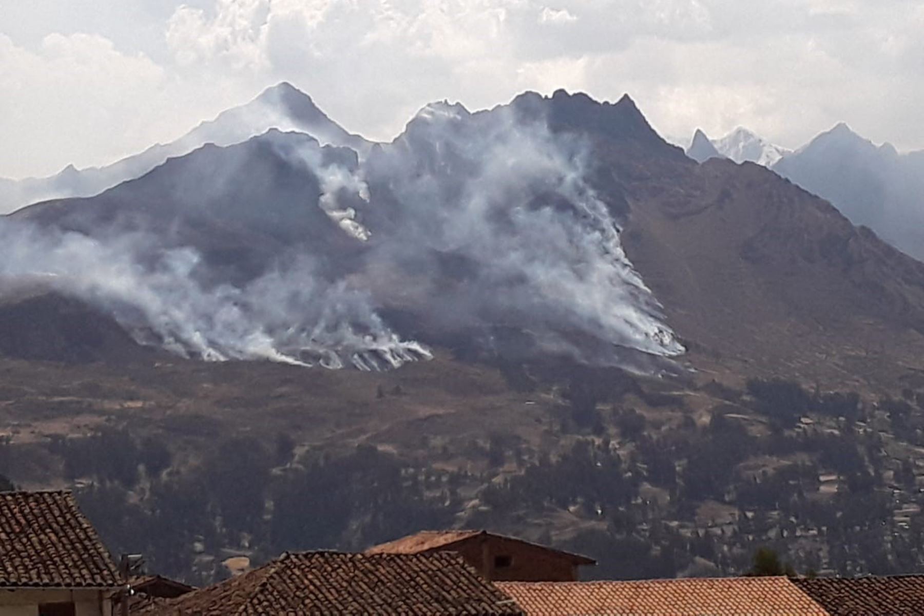 Incendio forestal afectó 150 hectáreas de pastos naturales en zona de amortiguamiento del Parque Nacional Huascarán.