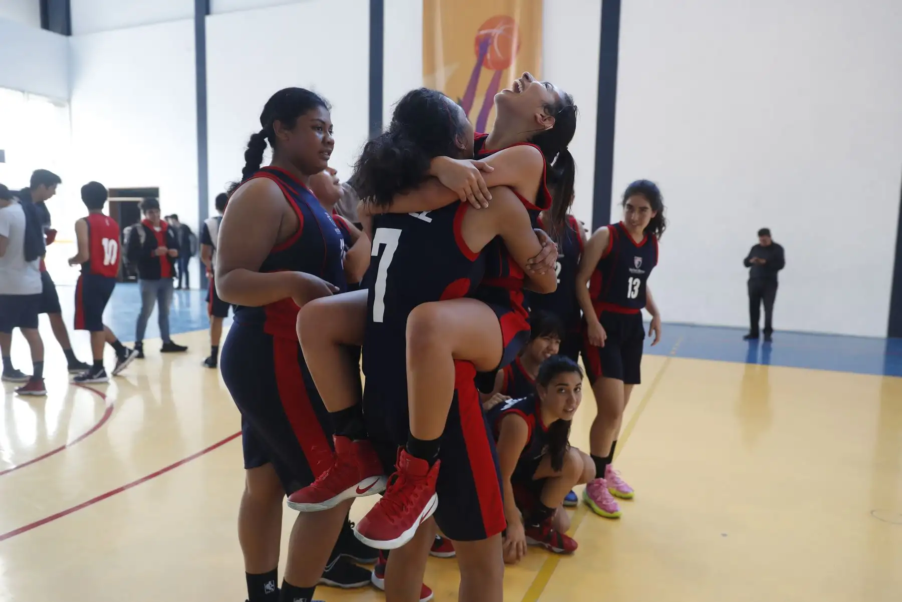 Colegio San José Obrero Maristas de Trujillo celebra victoria tras vencer a Colegio San Pedro Pascual de Arequipa en final de los Juegos Deportivos Escolares Nacionales 2019. Foto: ANDINA/Renato Pajuelo
