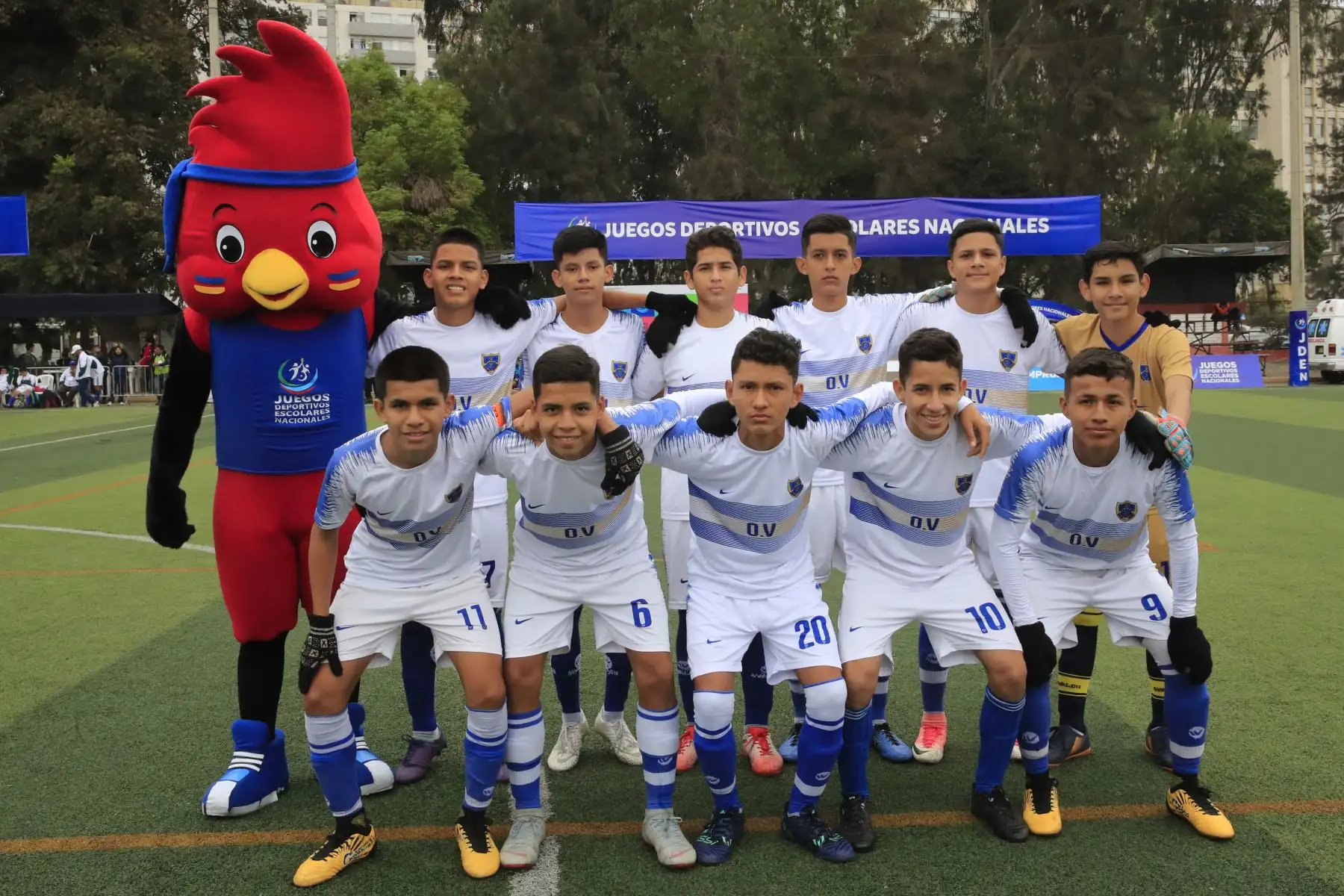 Colegio Ofelia Velásquez de San Martin  durante el encuentro con el colegio Champagnat de La Libertad en el marco de los Juegos Deportivos Escolares Nacionales sede Campo de Marte.

Foto: ANDINA/ Juan Carlos Guzmán Negrini