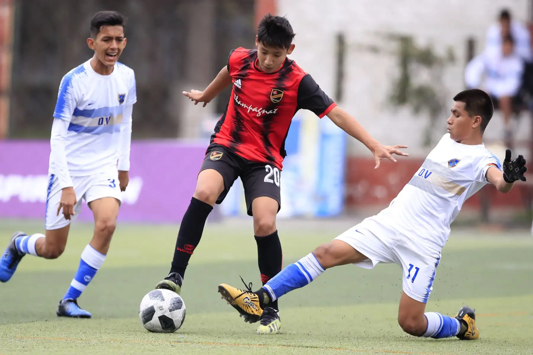 Colegio Ofelia Velásquez de San Martin durante el partido final contra el colegio Champagnat de La Libertad en el marco de los Juegos Deportivos Escolares Nacionales sede Campo de Marte.

Foto: ANDINA/ Juan Carlos Guzmán Negrini