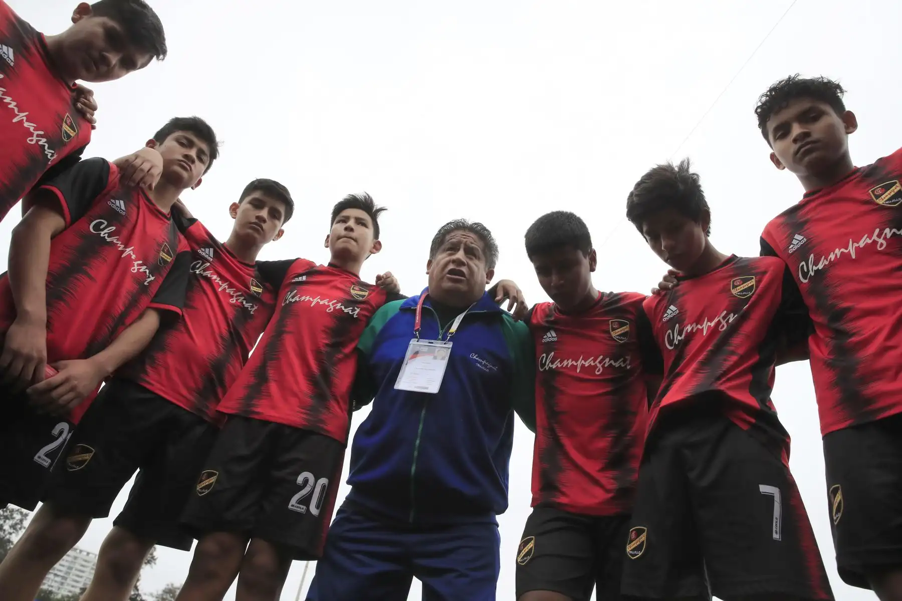 Celebraciones del colegio Champagnat de La Libertad luego de ganar el partido final al colegio Ofelia Velásquez de San Martín en el marco de los Juegos Deportivos Escolares Nacionales sede Campo de Marte.

Foto: ANDINA/ Juan Carlos Guzmán Negrini