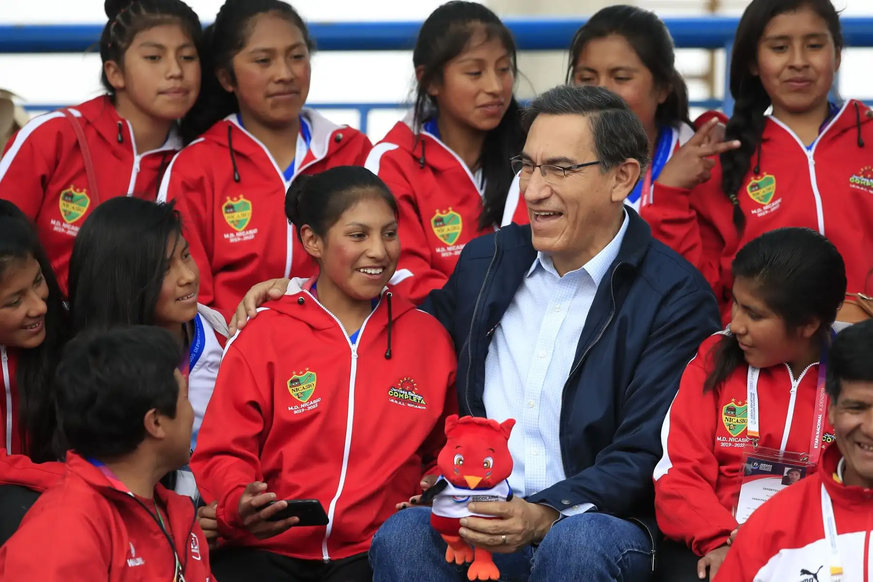 El presidente de la República Martin Vizcarra asiste a la final de fútbol femenino de los Juegos Deportivos Escolares, sede Bartolomé Herrera. Foto: ANDINA/ Juan Carlos Guzmán Negrini