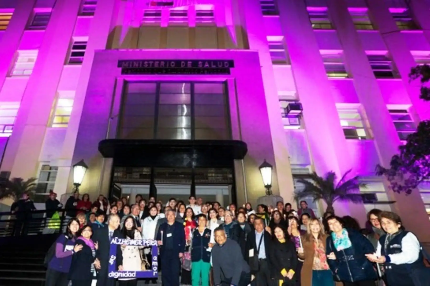 Minsa se iluminó de morado por el Día Mundial del Alzhéimer. Foto: ANDINA/difusión.
