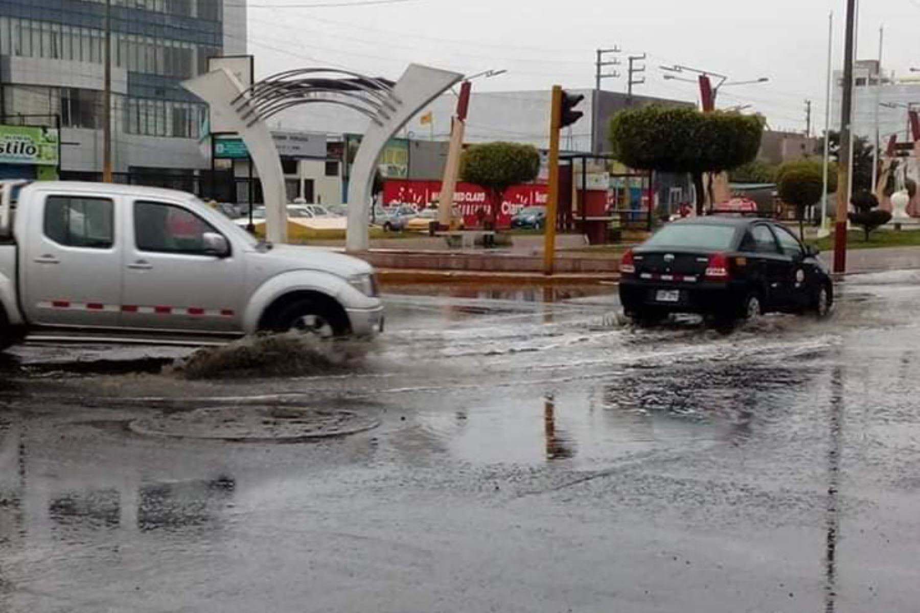 Calles anegadas en Chimbote tras precipitación de casi cinco horas