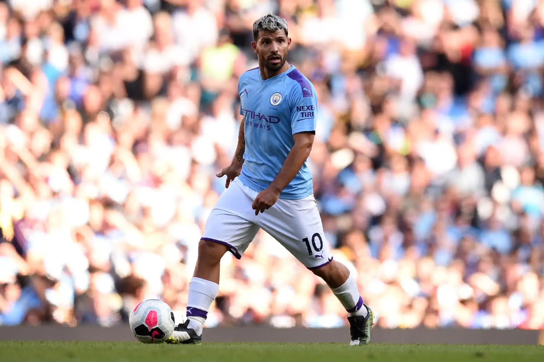 El delantero argentino del Manchester City, Sergio Agüero, controla el balón durante el partido de fútbol de la Premier League inglesa entre Manchester City y Watford.
Foto:AFP