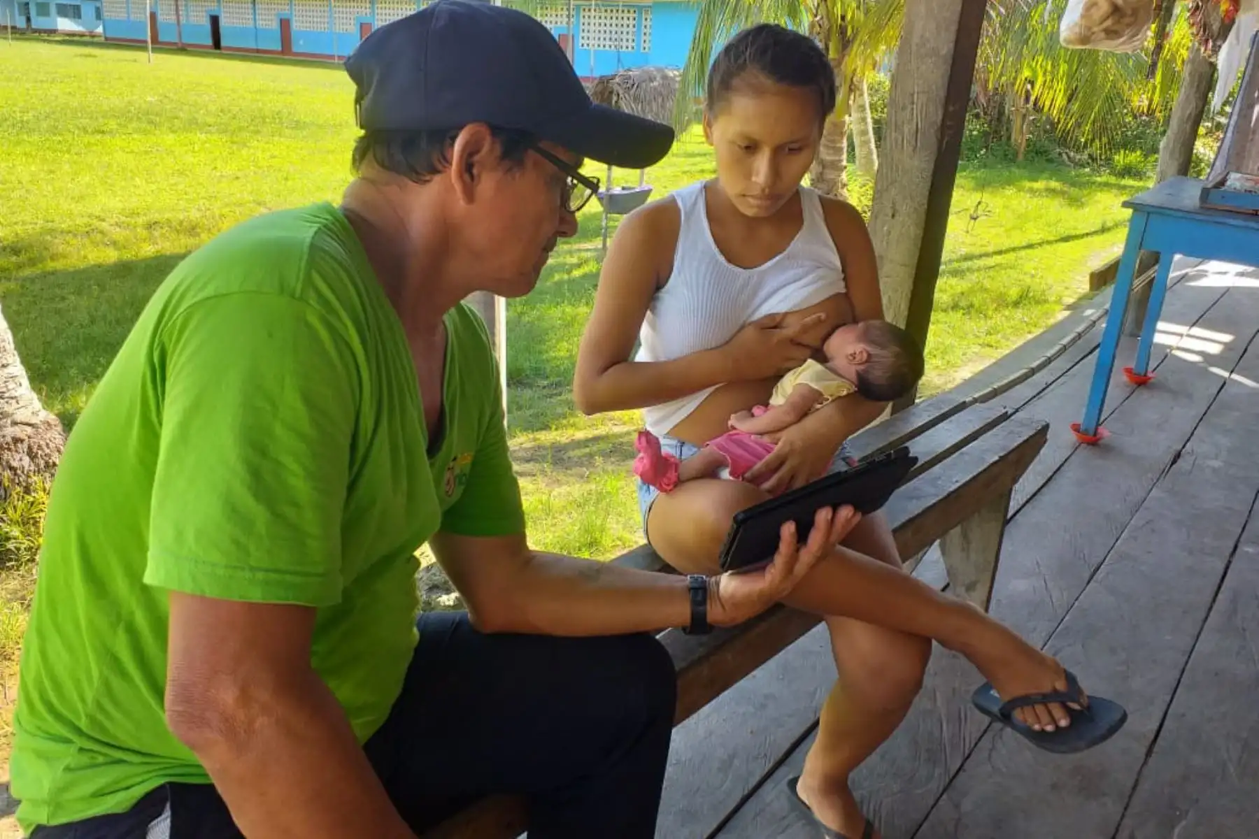 Reconocen a programa peruano de salud materna “Mamás del río” presente en Loreto