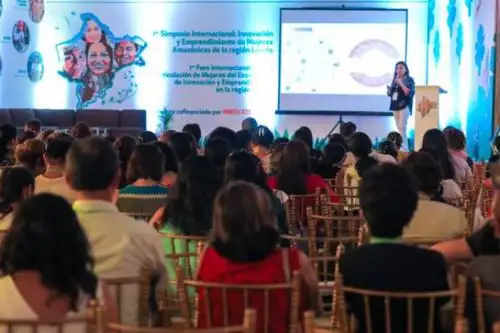 Más de 200 lideresas amazónicas participan en encuentro para empoderar a la mujer nativa