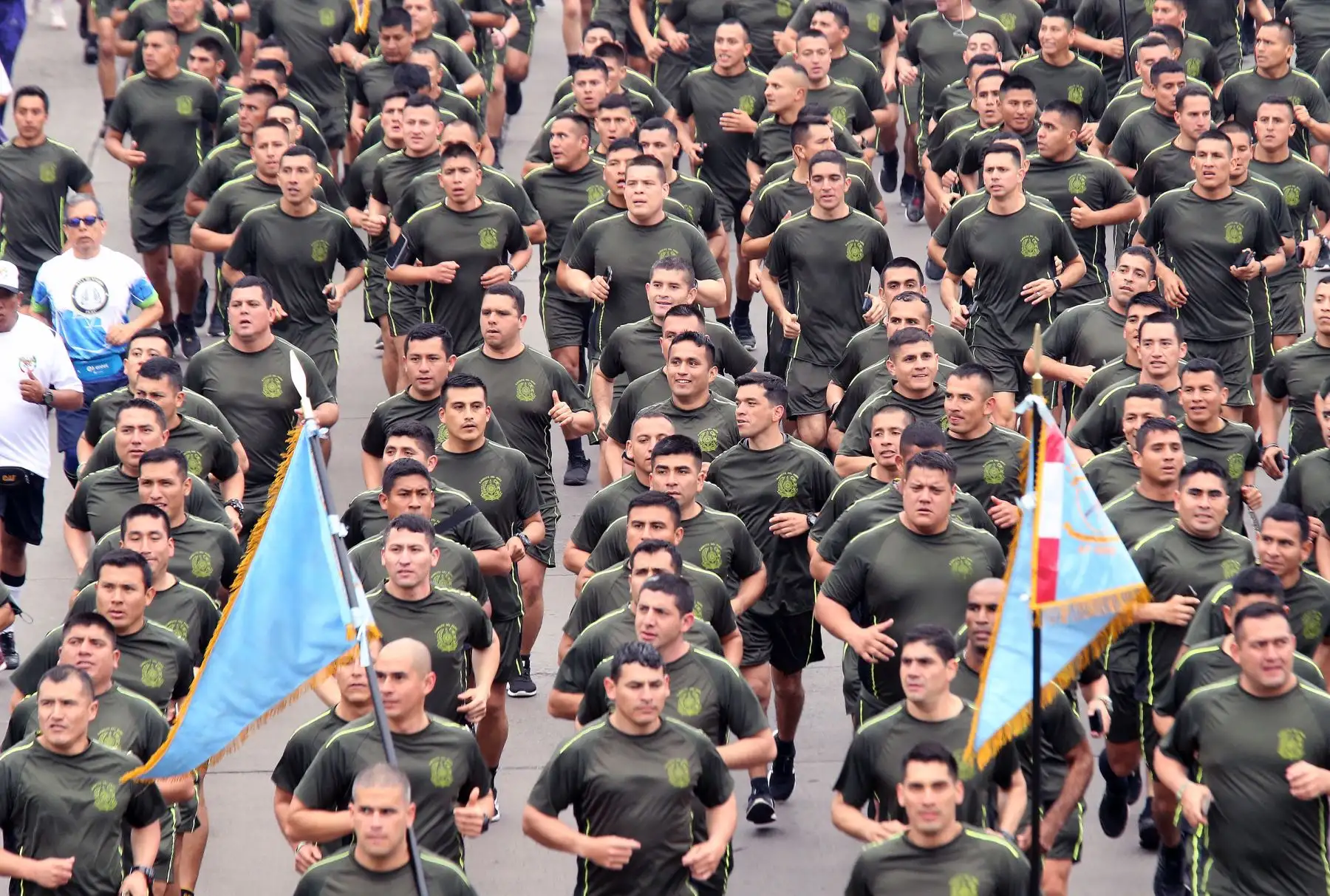Integrantes de las Fuerzas Armadas junto al presidente Martín Vizcarra participan en la la XVII edición de la Carrera Cívico Militar 7.5K, en el marco de las actividades por el Día de las Fuerzas Armadas.
Foto: ANDINA/Norman Córdova