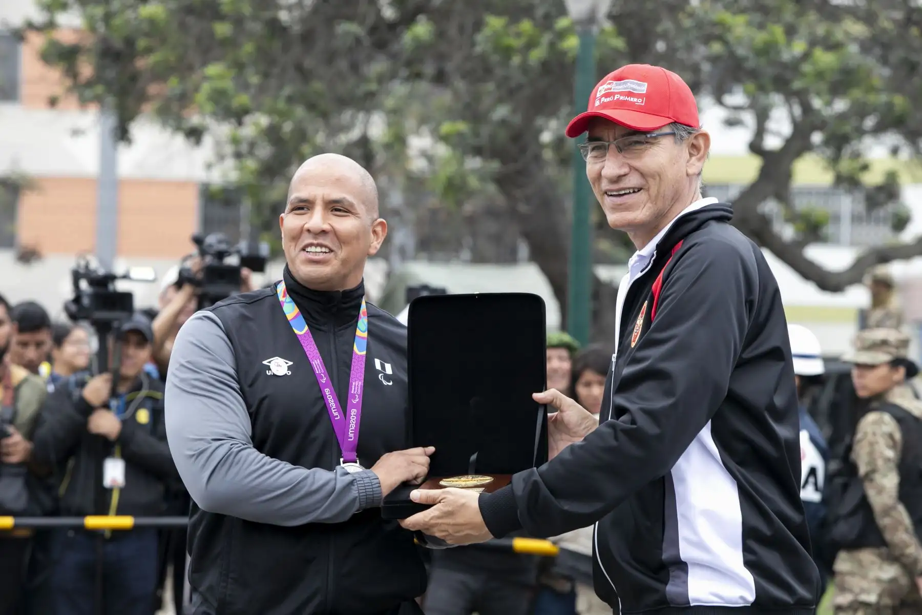 El presidente de la República Martín Vizcarra, participó en la ceremonia de inicio de la XVII edición de la Carrera Cívico Militar 7.5K, en el marco de las actividades por el Día de la s Fuerzas Armadas.
Foto: ANDINA/Prensa Presidencia