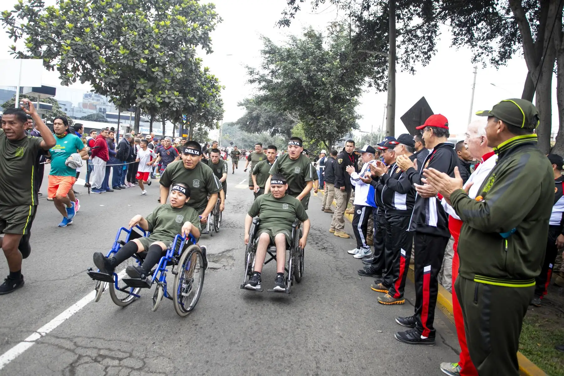 El presidente de la República Martín Vizcarra, participó en la ceremonia de inicio de la XVII edición de la Carrera Cívico Militar 7.5K, en el marco de las actividades por el Día de la s Fuerzas Armadas.
Foto: ANDINA/Prensa Presidencia