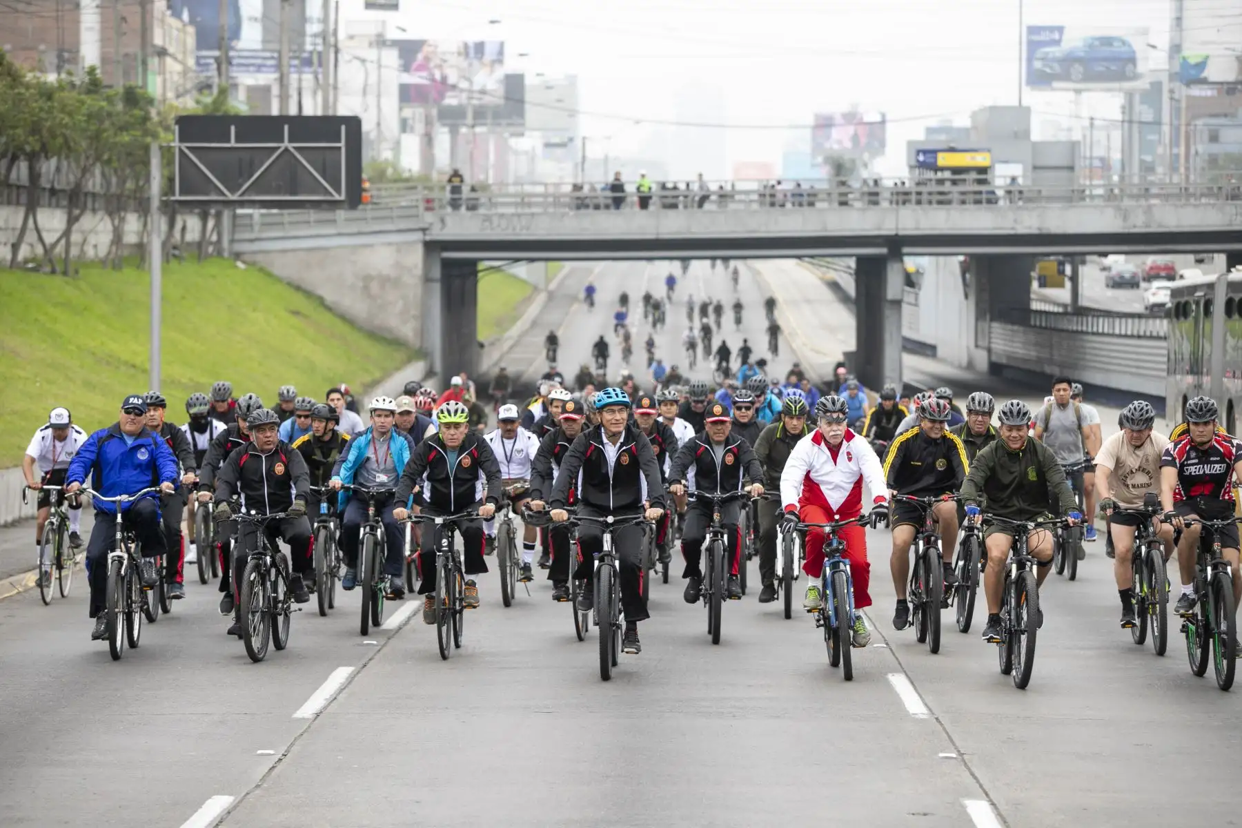 El presidente de la República Martín Vizcarra, participó en la ceremonia de inicio de la XVII edición de la Carrera Cívico Militar 7.5K, en el marco de las actividades por el Día de la s Fuerzas Armadas.
Foto: ANDINA/Prensa Presidencia