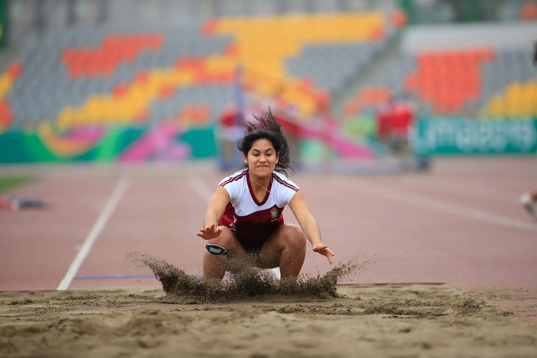 Juegos Deportivos Escolares Nacionales 2019, modalidad salto largo mujeres, sede Videna. 


Foto: Andina/Juan Carlos Guzmán Negrini