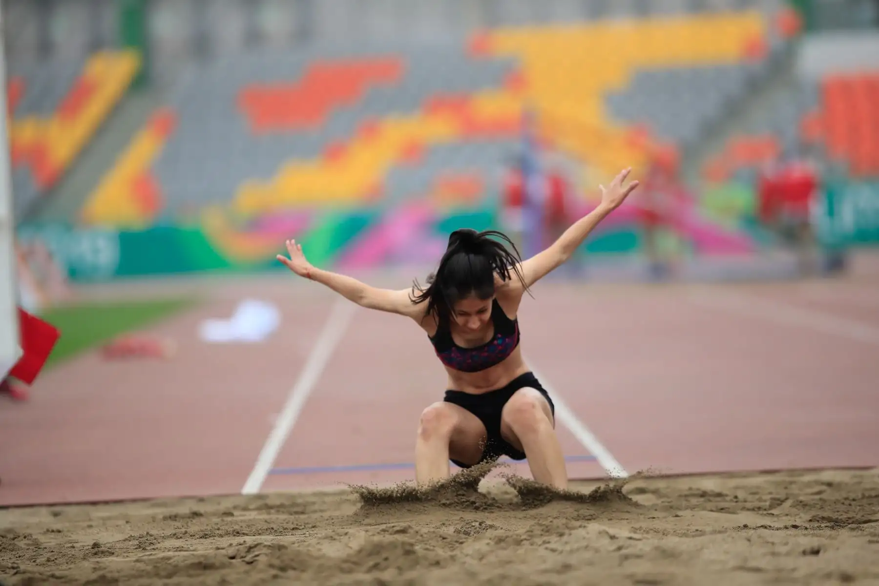 Juegos Deportivos Escolares Nacionales 2019, modalidad salto largo mujeres, sede Videna. 


Foto: Andina/Juan Carlos Guzmán Negrini