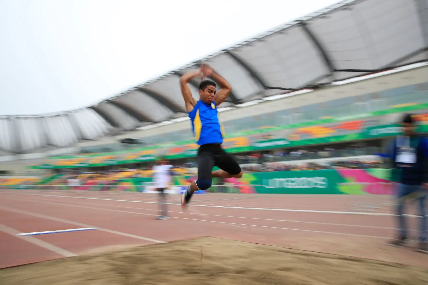 Juegos Deportivos Escolares Nacionales 2019, modalidad salto largo hombres, sede Videna. 


Foto: Andina/Juan Carlos Guzmán Negrini