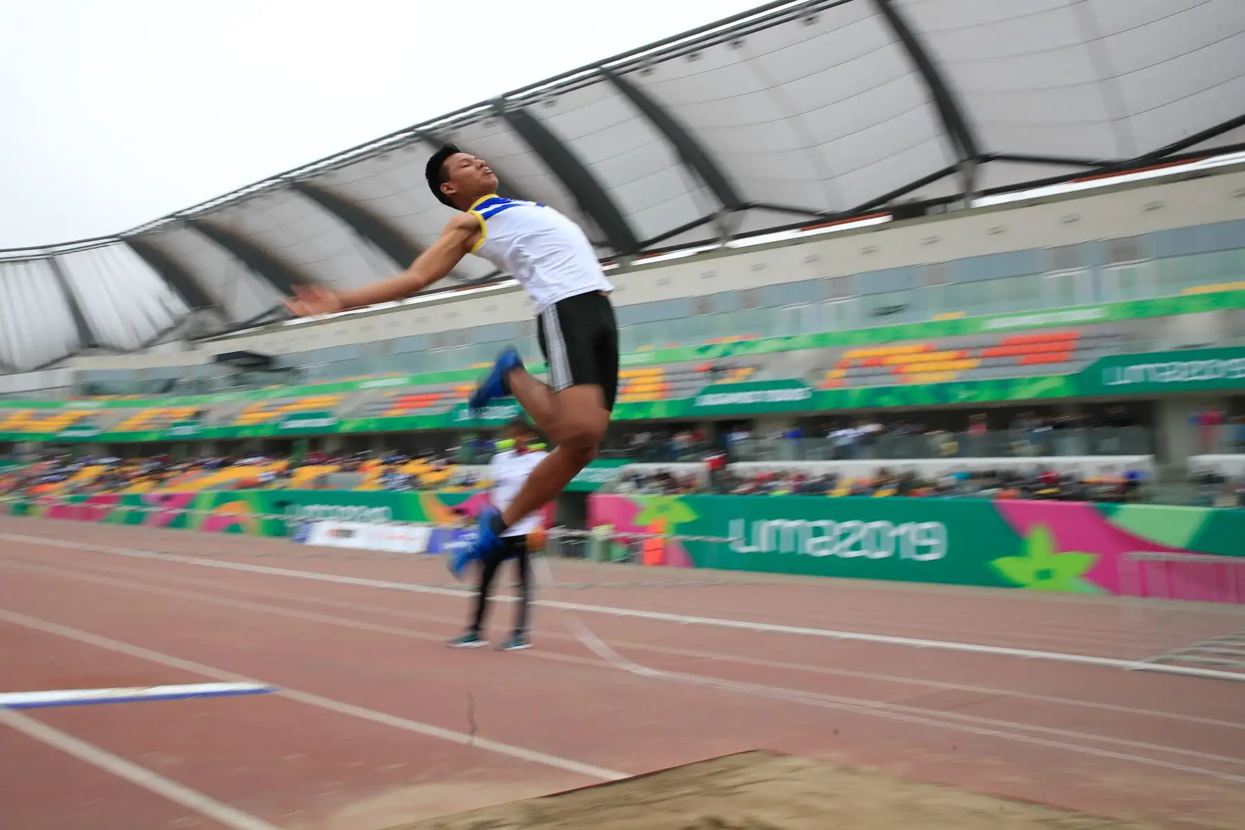 Juegos Deportivos Escolares Nacionales 2019, modalidad salto largo hombres, sede Videna. 


Foto: Andina/Juan Carlos Guzmán Negrini