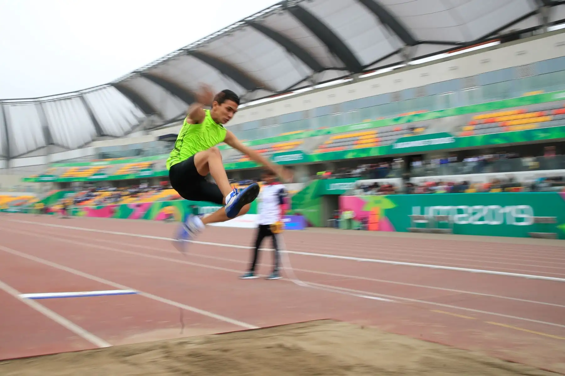 Juegos Deportivos Escolares Nacionales 2019, modalidad salto largo hombres, sede Videna. 


Foto: Andina/Juan Carlos Guzmán Negrini