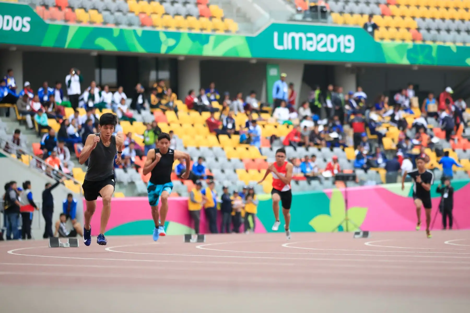 Juegos Deportivos Escolares Nacionales 2019, modalidad carrera 1500 mts, sede Videna. 


Foto: Andina/Juan Carlos Guzmán Negrini
