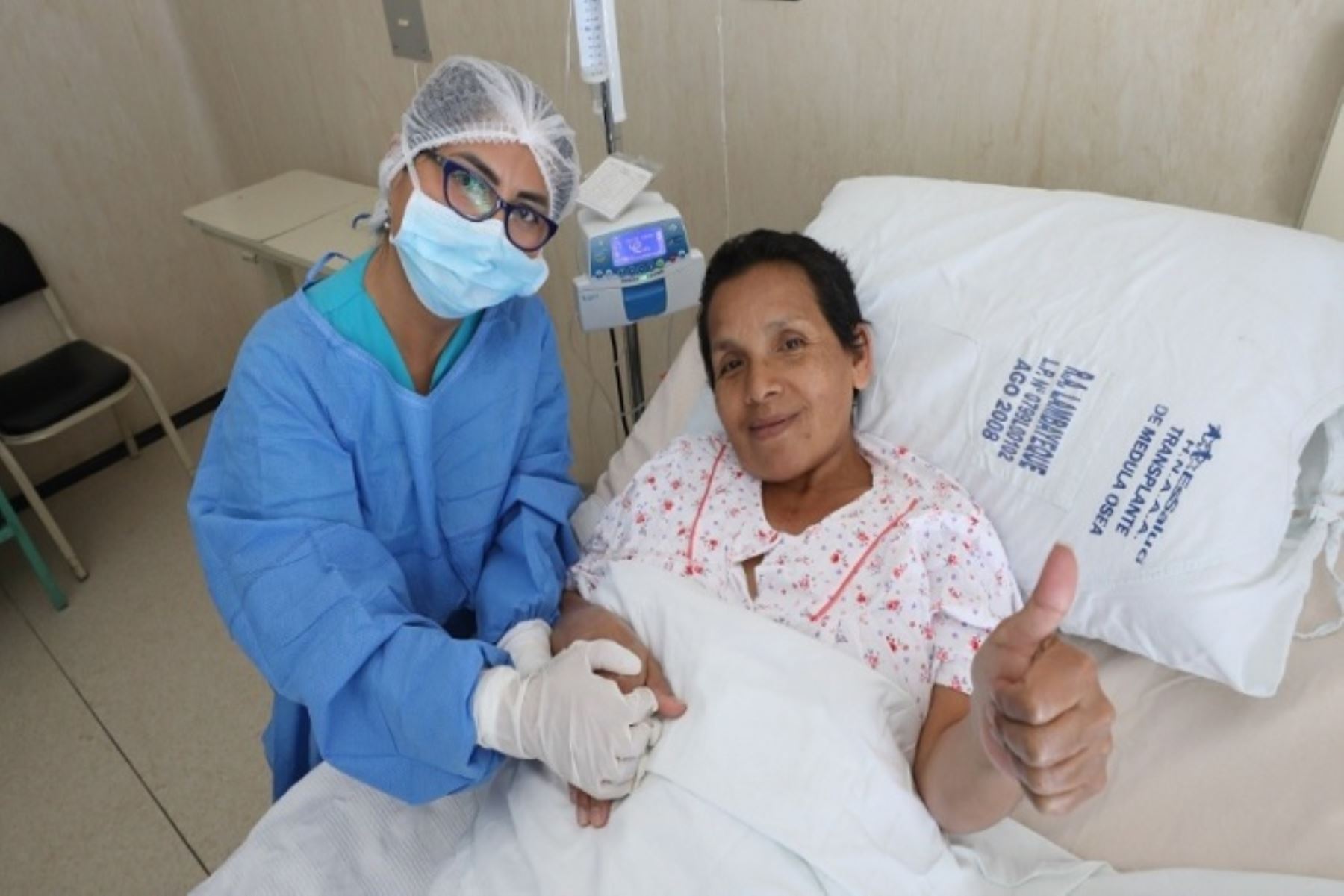 El Hospital Almanzor Aguinaga de la Red Asistencial Lambayeque de EsSalud realizó de diciembre de 2012 a la fecha, 48 trasplantes de médula ósea con resultados exitosos, que han permitido que igual número de pacientes que padecen de cáncer de sangre tengan mejor calidad de vida.