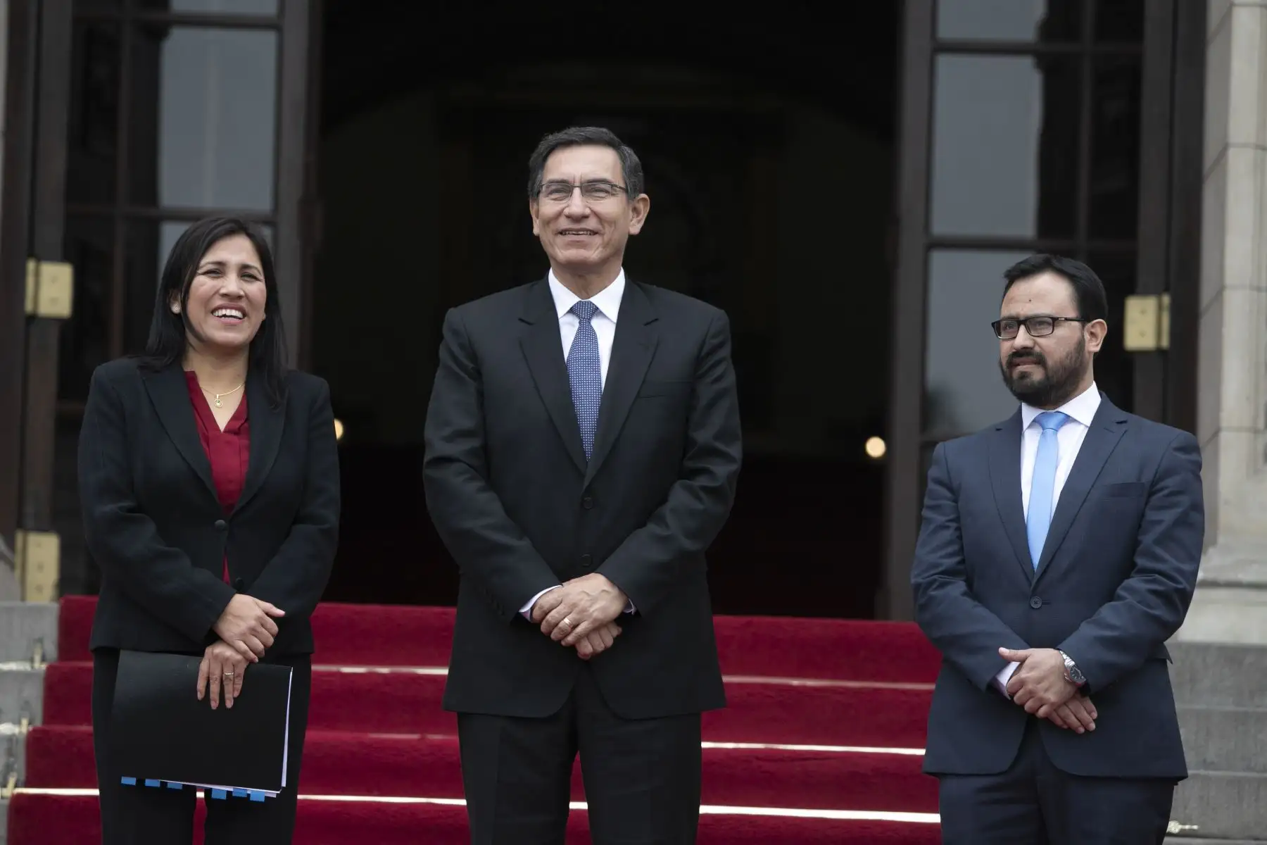 El presidente de la República, Martín Vizcarra  y la ministra de Educación, Flor Pablo participan de la ceremonia de entrega del Premio Nacional de la Juventud “Yenuri Chiguala Cruz” y la presentación de la Política Nacional de Juventud.
Foto: Prensa Presidencia