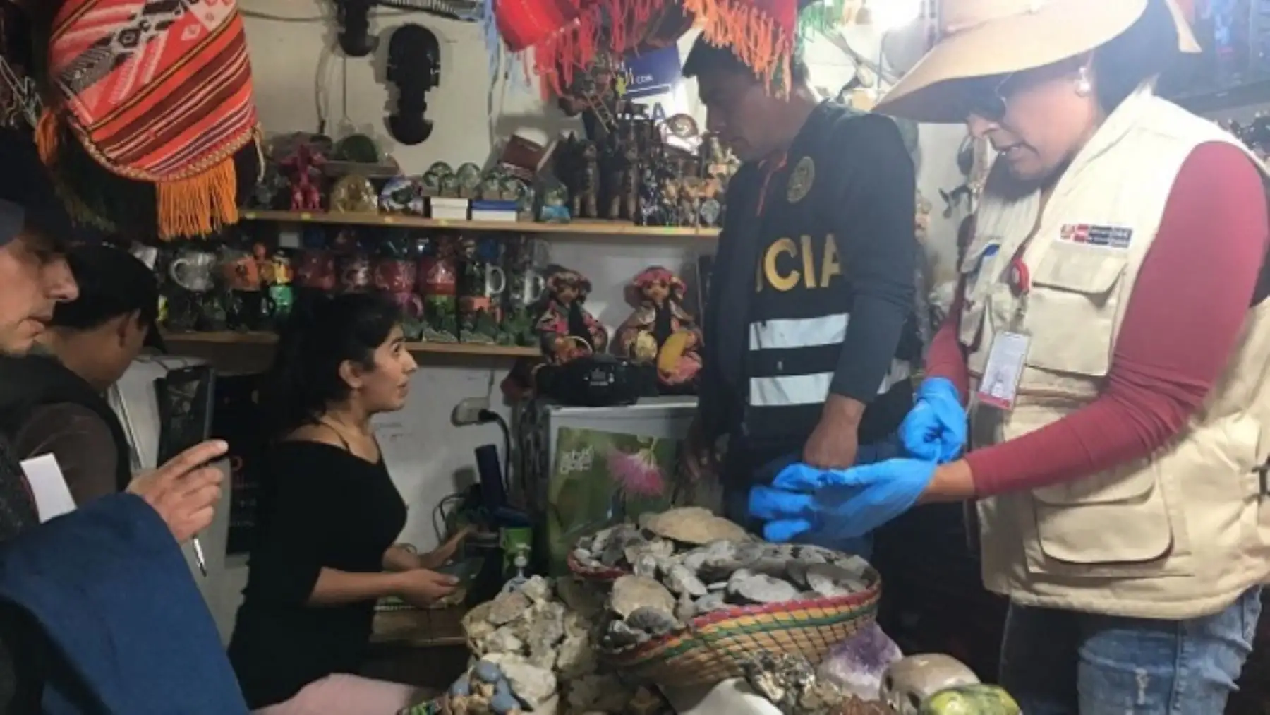 Piezas del patrimonio cultural de la Nación son recuperadas en Aguas Calientes.
