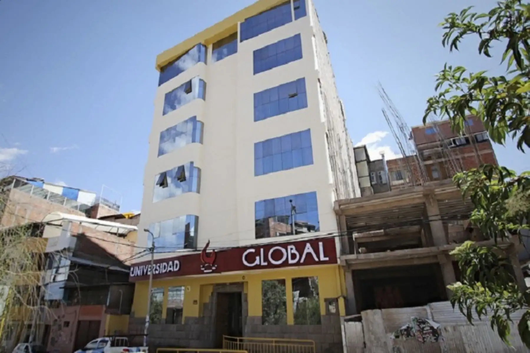 La UGlobal deberá iniciar un proceso ordenado de cese de actividades, con un plazo máximo de dos años. De inmediato, queda impedida de convocar a nuevo alumnado.