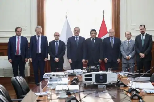 Jefe del Gabinete Ministerial, Salvador del Solar, y titular de Justicia, Vicente Zeballos, reciben a la Comisión de Venecia.