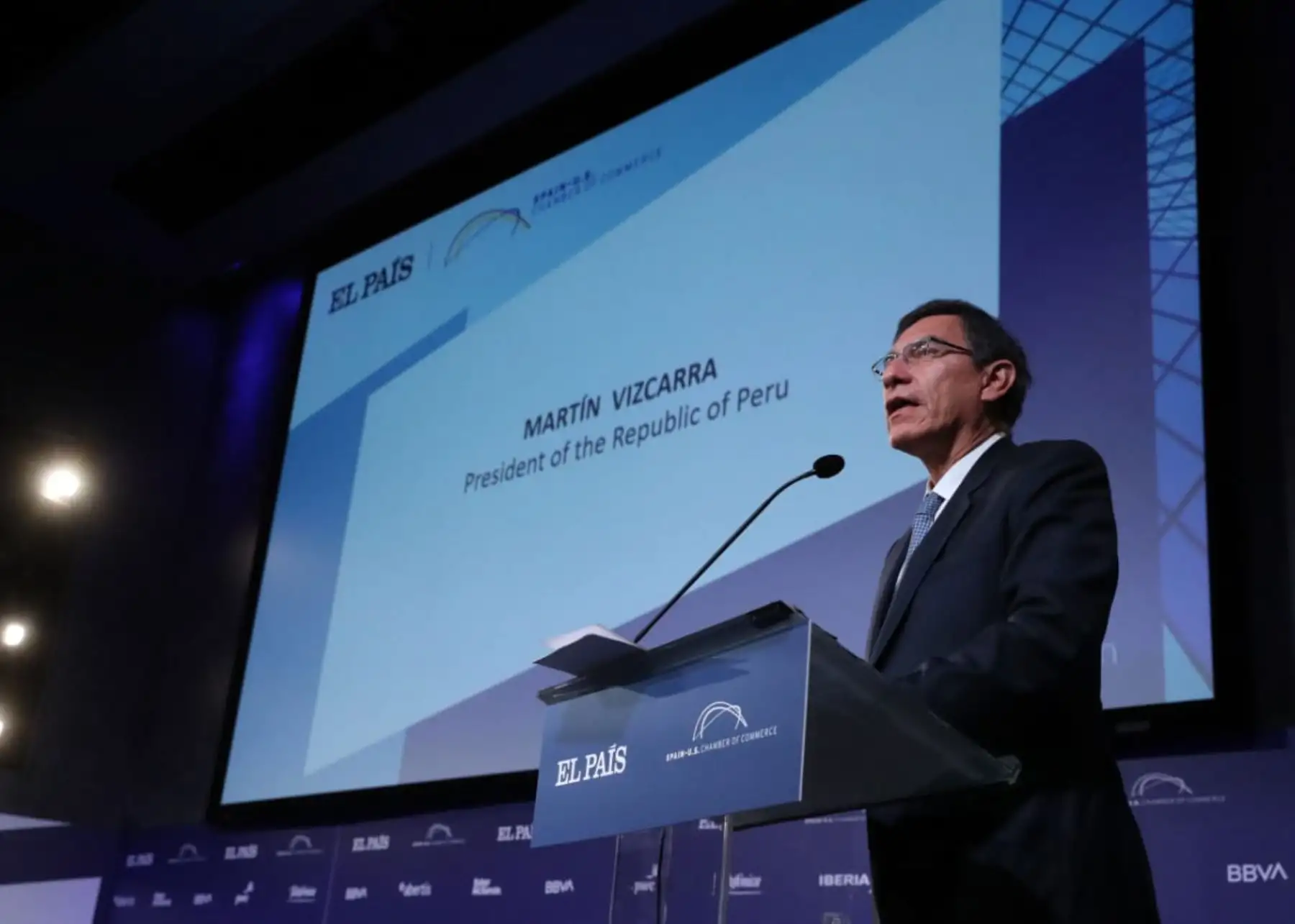 Presidente Martín Vizcarra asiste a foro organizado por el Grupo Prisa.