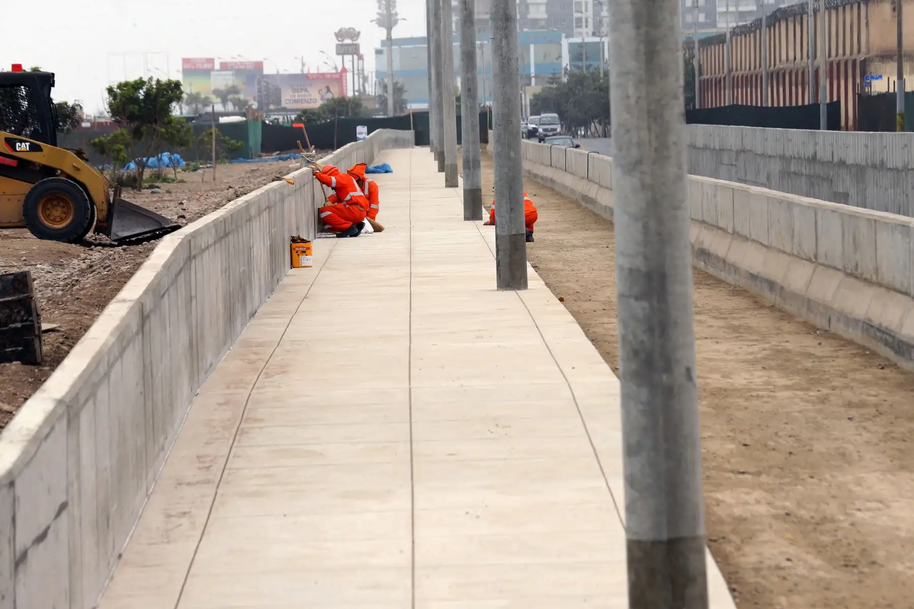 El alcalde de Lima, Jorge Muñoz supervisa el avance de obras en el tramo de la av. Rafael Escardó – jirón Virú en la Costa Verde .Foto: ANDINA/Norman Córdova