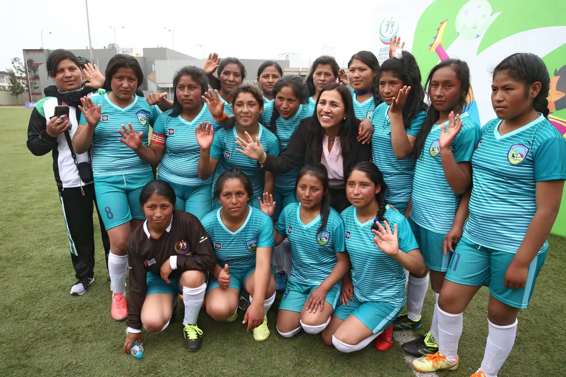 Ministra de Educación Flor Pablo visita a los equipos de fútbol de damas de los pueblos originarios. Foto: ANDINA/Vidal Tarqui