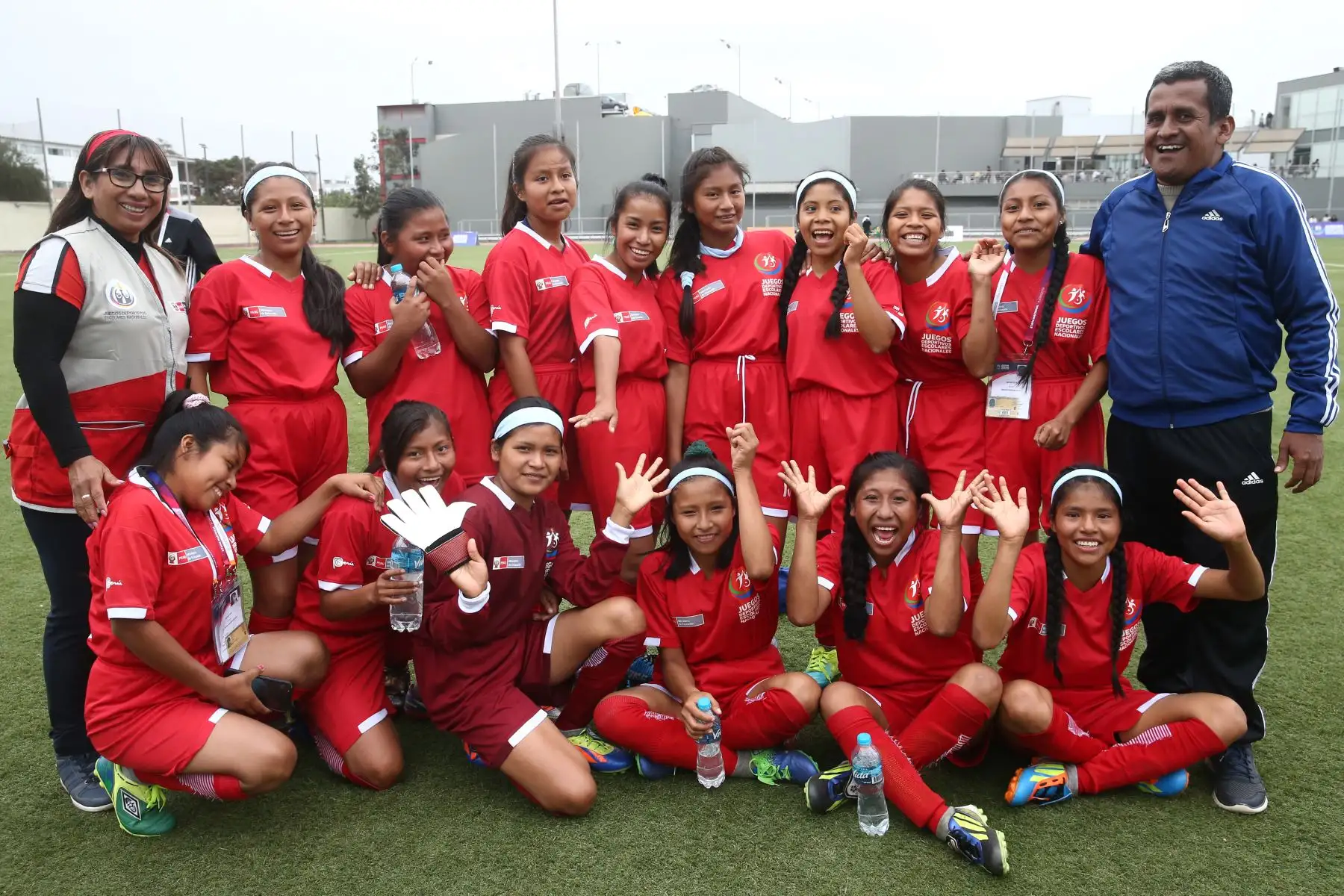 Equipo de escolares Awajun de Amazonas, durante el campeonato de Fútbol C Damas Pueblos originarios por los Juegos Deportivos Escolares Nacionales en la Upc de Chorrillos. Foto: ANDINA/Vidal Tarqui