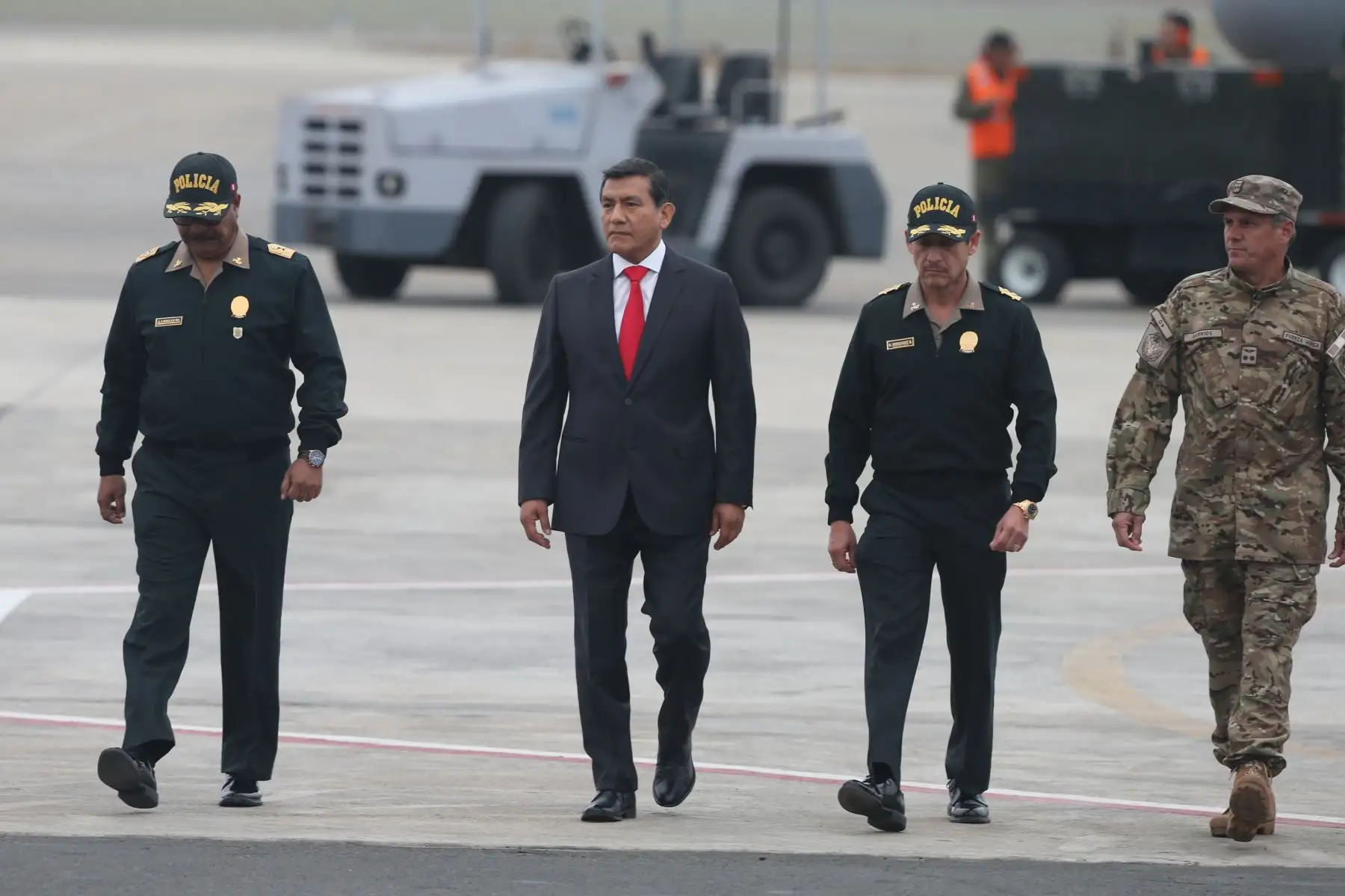 Ministro del Interior, Carlos Morán supervisa la expulsión de 50 ciudadanos de nacionalidad venezolana con antecedentes penales. 
Foto:ANDINA /Eddy Ramos