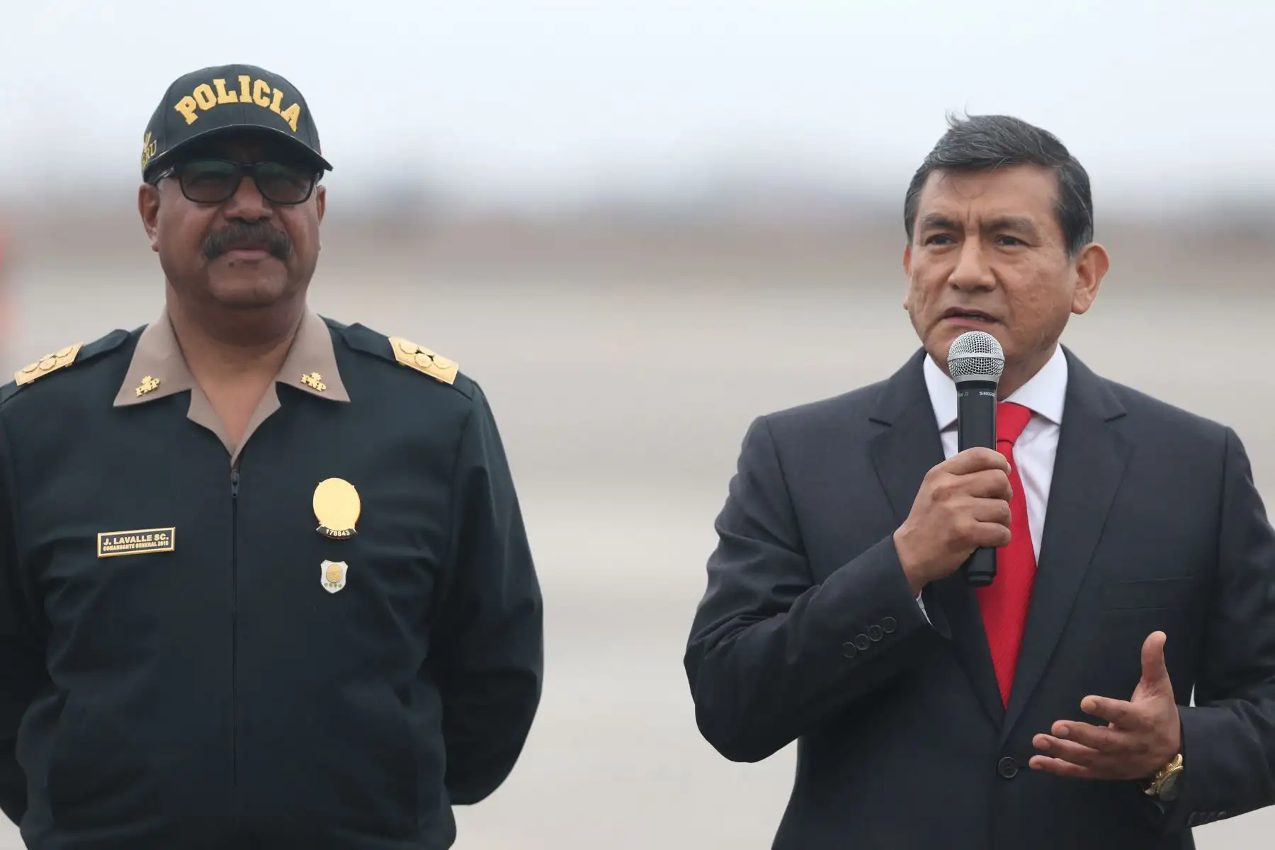 Ministro del Interior, Carlos Morán supervisa la expulsión de 50 ciudadanos de nacionalidad venezolana con antecedentes penales. 
Foto:ANDINA /Eddy Ramos