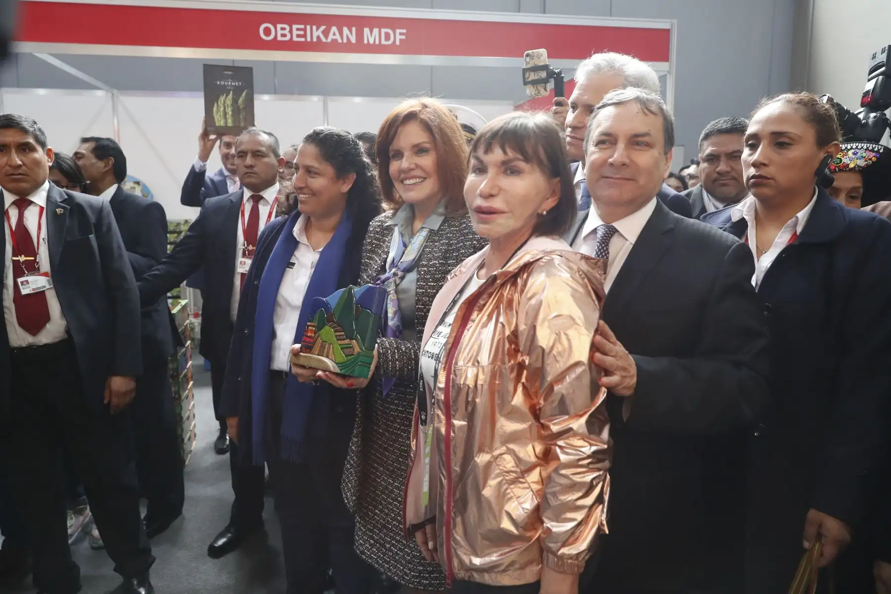 Vicepresidenta Mercedes Araoz inaugura de la 11 edición Feria Expoalimentaria 2019 junto a ministra de Agricultura Fabiola Muñoz y presidente de Adex. ANDINA/Renato Pajuelo