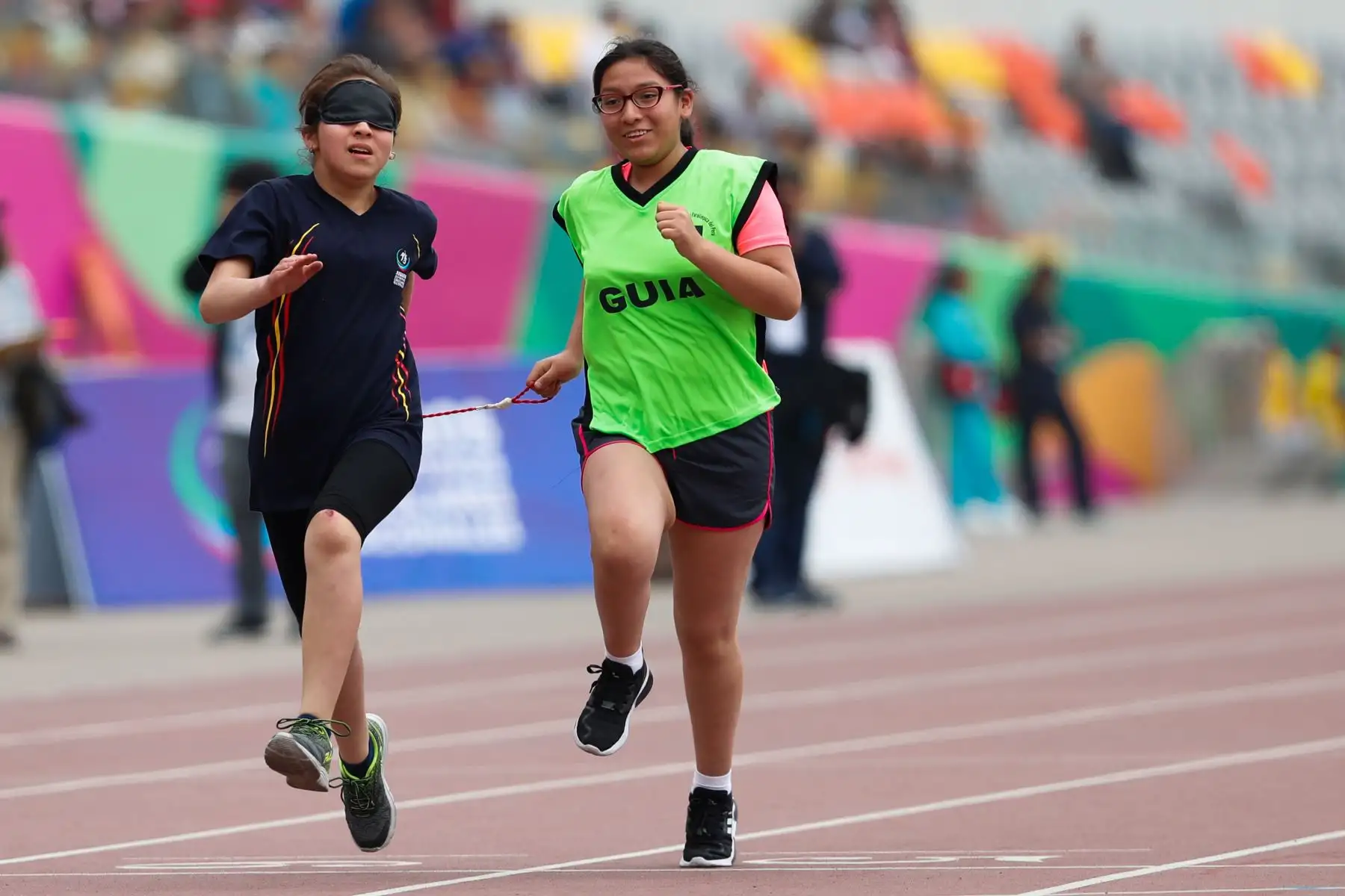 Escolares compiten durante las pruebas de Atletismo y ParaAtletismo por los Juegos Deportivos Escolares Nacionales en el Estadio atlético de la Videna. Foto:ANDINA/ Carlos Lezama