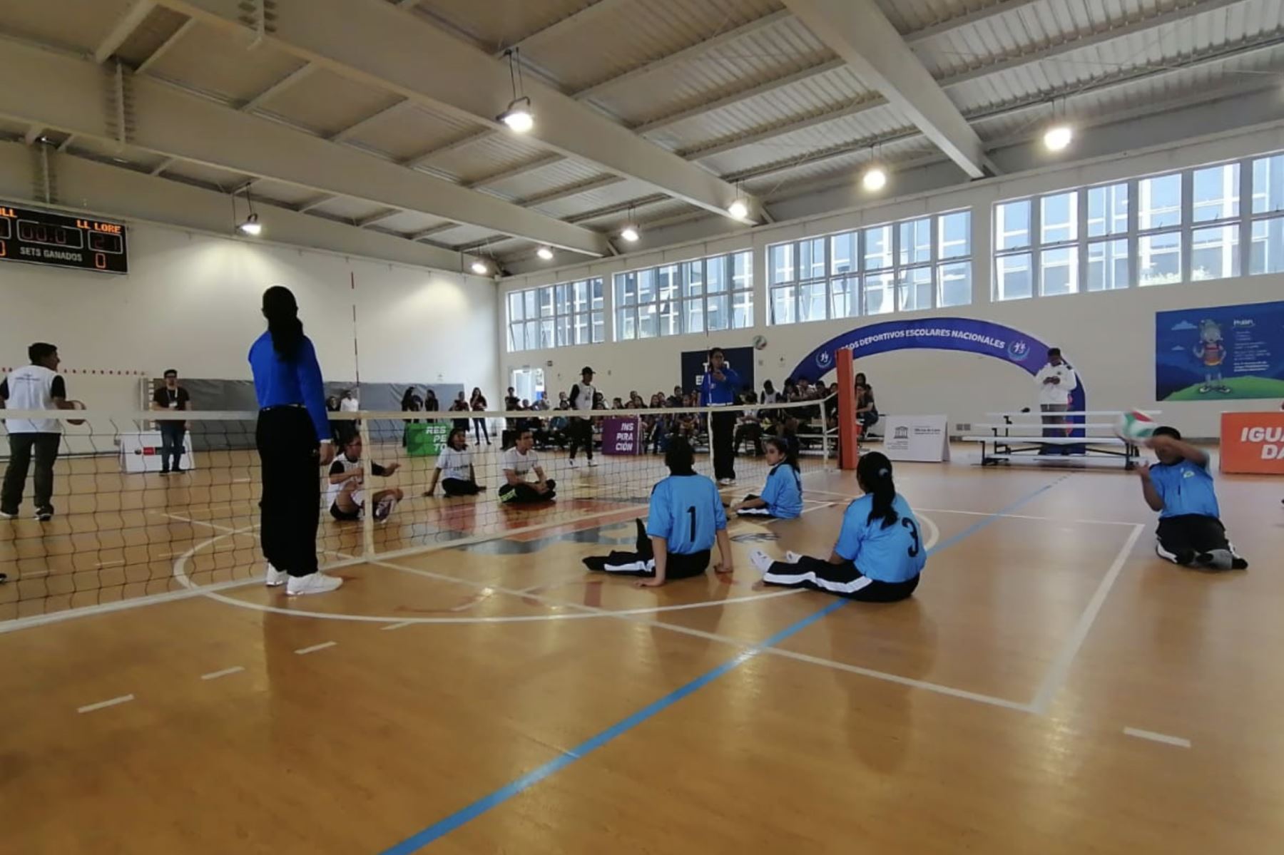 Primer encuentro de vóley sentado que se disputó en los Juegos Deportivos Escolares Nacionales 2019. Foto: ANDINA