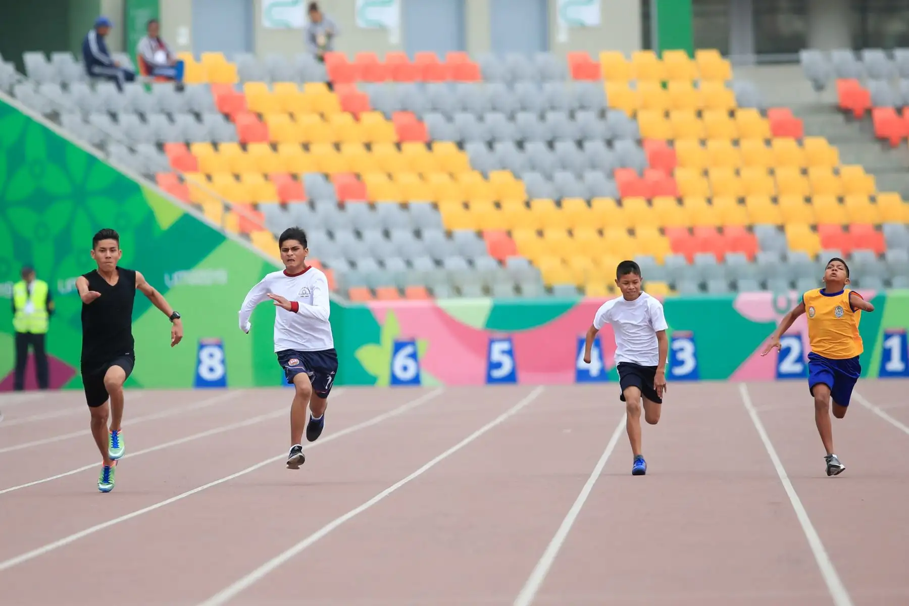 Paradeportistas en acción durante la prueba de 80 mts masculino en el marco de los Juegos Deportivos Escolares Nacionales 2019, sede La Videna

Foto: Andina/Juan Carlos Guzmán Negrini