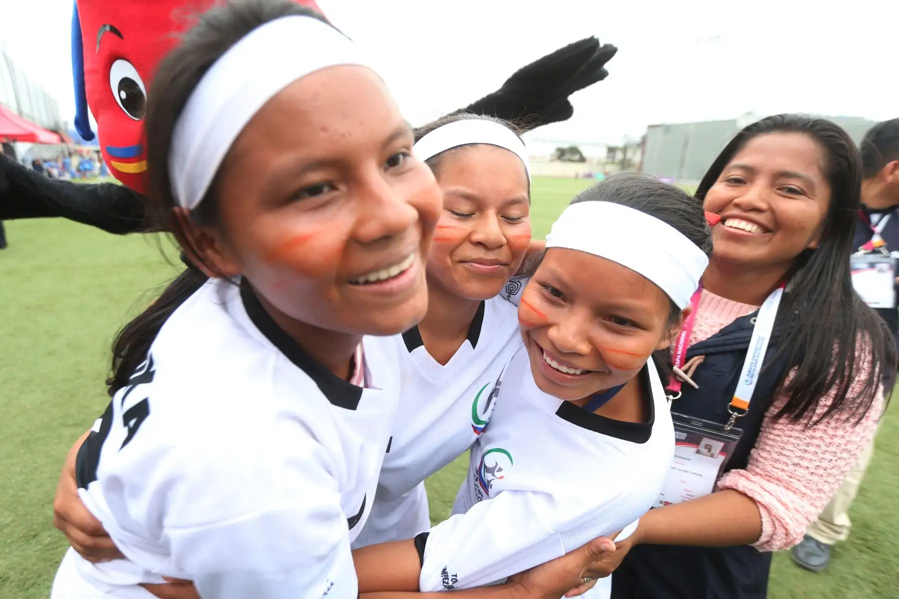 Escolares Ashaninka  de Pasco, ganan 2 a 1 a Quechua Chanka de Ayacucho, logrando el primer puesto en el campeonato de Fútbol C Damas Pueblos originarios por los Juegos Deportivos Escolares Nacionales en la UPC de Chorrillos. 
Foto: ANDINA/Eddy Ramos