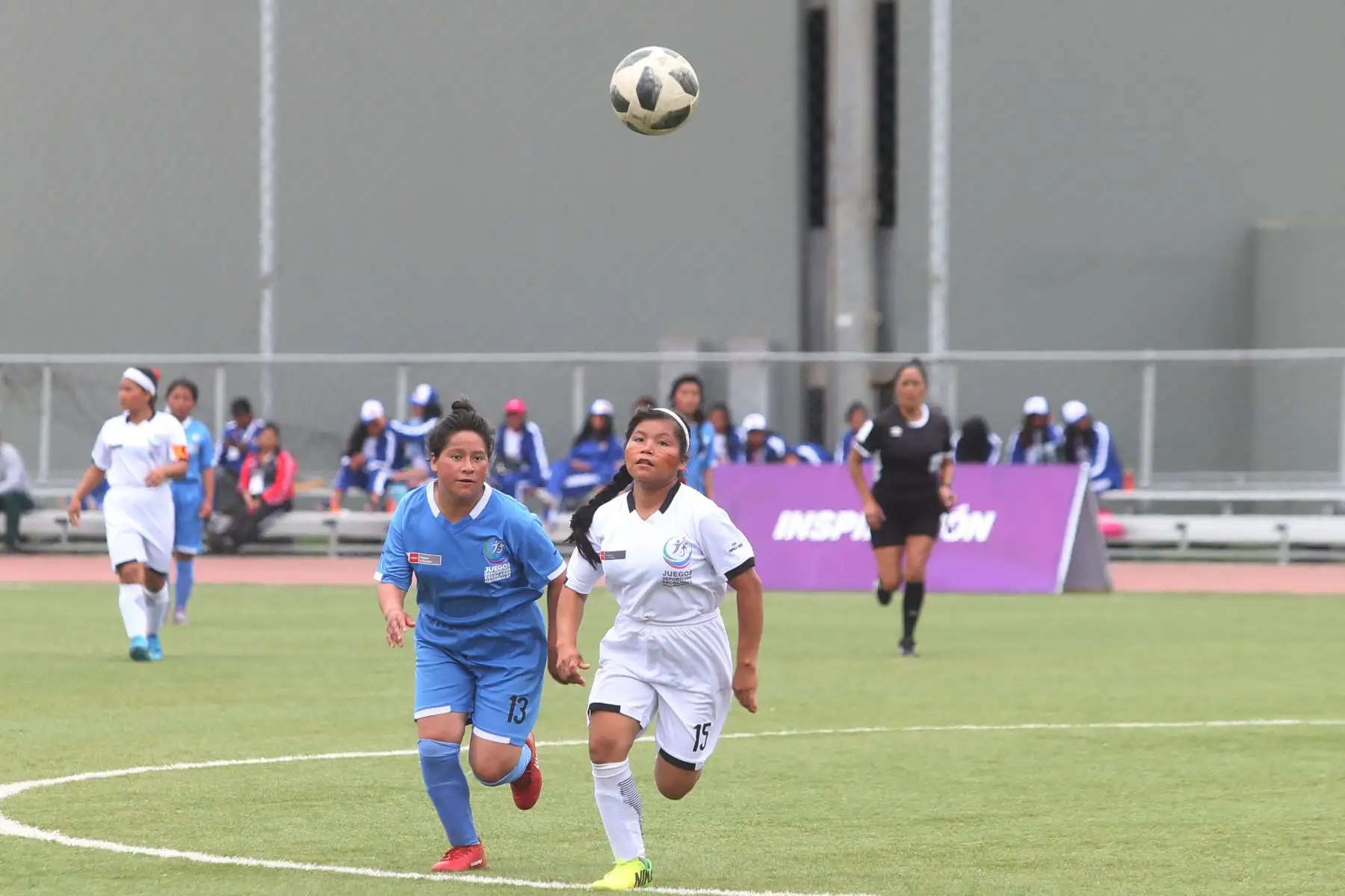 Escolares Ashaninka  de Pasco, ganan 2 a 1 a Quechua Chanka de Ayacucho, logrando el primer puesto en el campeonato de Fútbol C Damas Pueblos originarios por los Juegos Deportivos Escolares Nacionales en la UPC de Chorrillos. 
Foto: ANDINA/Eddy Ramos