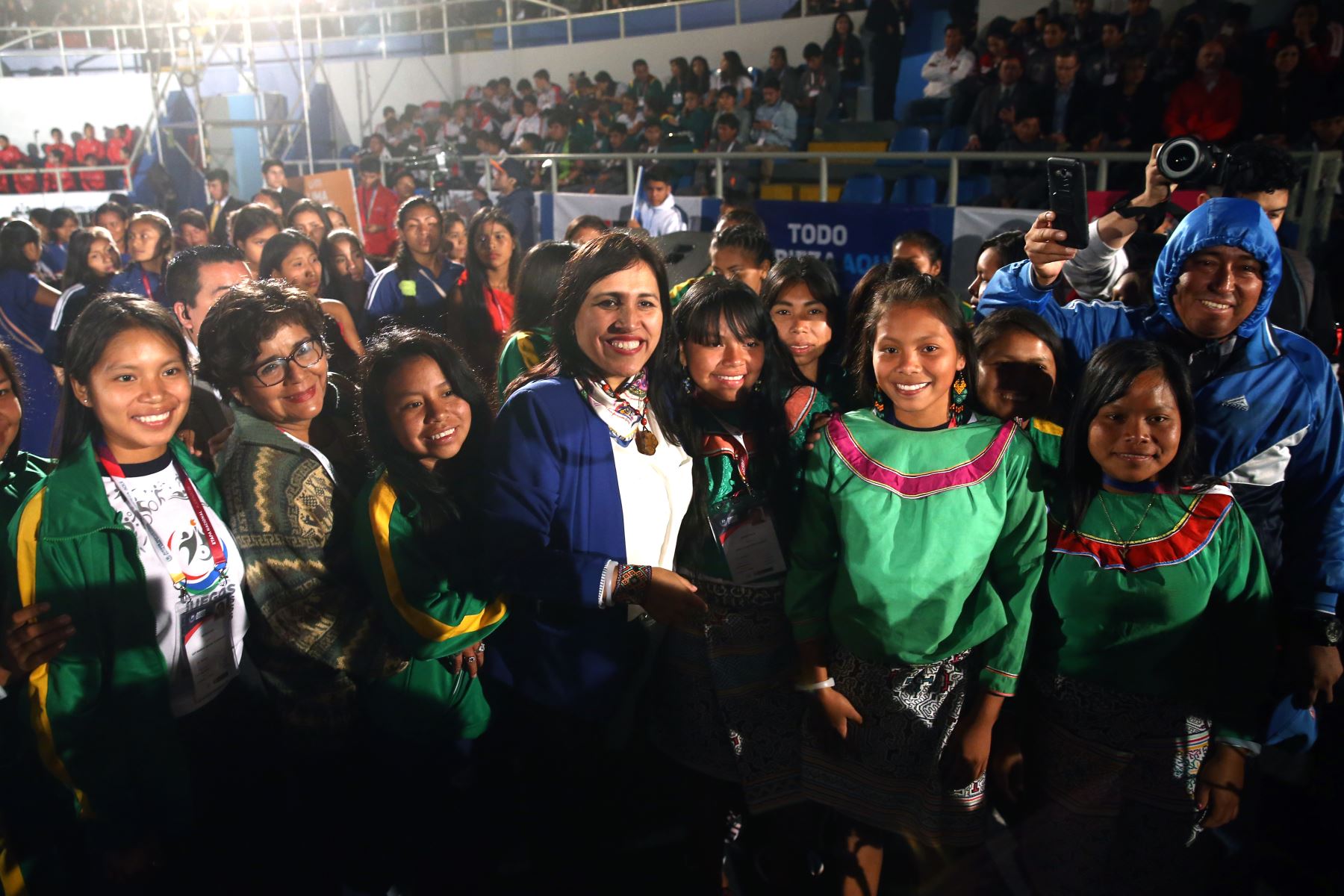 La ministra Flor Pablo agradeció la participación entusiasta de los deportistas escolares de todo el Perú. ANDINA/Vidal Tarqui