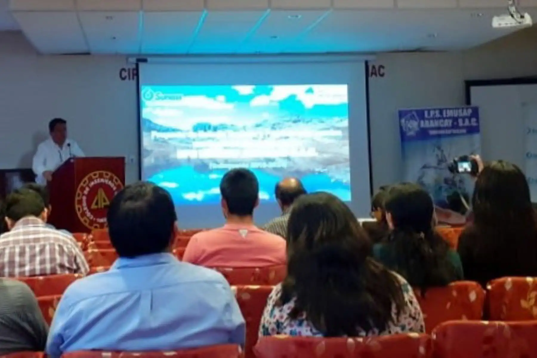 La Superintendencia Nacional de Servicios de Saneamiento (Sunass) presentó en audiencia pública el proyecto de estudio tarifario de empresa Emusap Abancay S.A.C. que busca darle sostenibilidad y mejorar la calidad del servicio para la población de Abancay durante los próximos cinco años (2019-2024).
